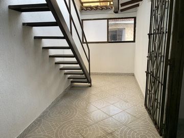 VENDO HERMOSA CASA EN CONDOMINIO AL SUR DE CALI EN EL BARRIO MELÉNDEZ