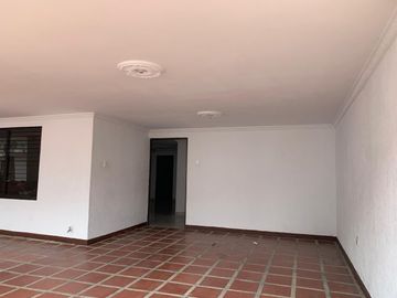 VENDO HERMOSA CASA EN CONDOMINIO AL SUR DE CALI EN EL BARRIO MELÉNDEZ