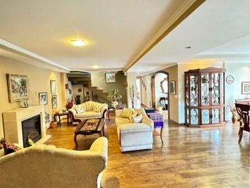 Lujoso Penthouse en venta 350m2C Sector Ordóñez Lasso