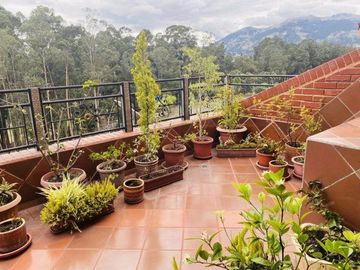 Lujoso Penthouse en venta 350m2C Sector Ordóñez Lasso