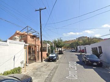REMATO CASA  EN VILLA MITRAS MONTERREY