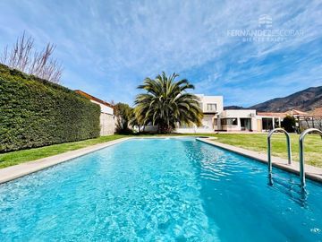 RINCONADA - VENDE CASA DOS PISOS 4D 4B PISICNA - COND. EL GOLF