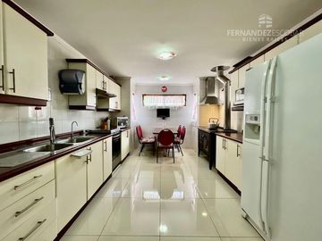 RINCONADA - VENDE CASA DOS PISOS 4D 4B PISICNA - COND. EL GOLF
