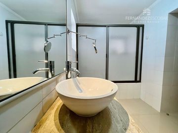 RINCONADA - VENDE CASA DOS PISOS 4D 4B PISICNA - COND. EL GOLF