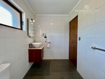 RINCONADA - VENDE CASA DOS PISOS 4D 4B PISICNA - COND. EL GOLF