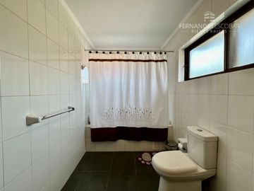 RINCONADA - VENDE CASA DOS PISOS 4D 4B PISICNA - COND. EL GOLF