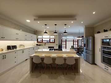 Lujosa casa en Venta en Rio Amarillo - Vive en el Espacio y Comodidad que Mereces sin Salir de la Ciudad