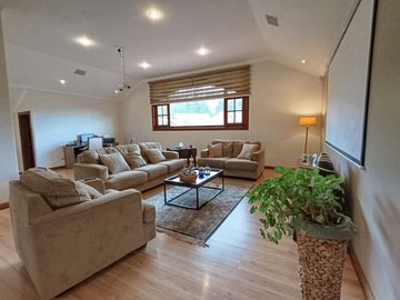 Lujosa casa en Venta en Rio Amarillo - Vive en el Espacio y Comodidad que Mereces sin Salir de la Ciudad