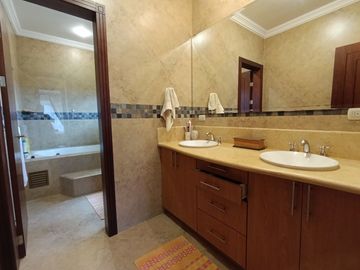 Lujosa casa en Venta en Rio Amarillo - Vive en el Espacio y Comodidad que Mereces sin Salir de la Ciudad