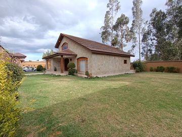 Lujosa casa en Venta en Rio Amarillo - Vive en el Espacio y Comodidad que Mereces sin Salir de la Ciudad