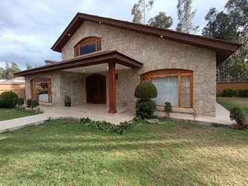 Lujosa casa en Venta en Rio Amarillo - Vive en el Espacio y Comodidad que Mereces sin Salir de la Ciudad