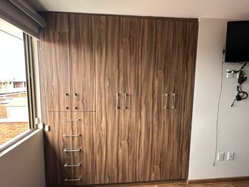 Casa en Venta en Lomas Virreyes, Calimaya  ** Amplio jardin y elelmentos de seguridad **