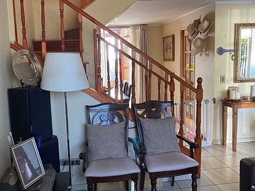 CASA EN VENTA MAIPU - 4D 3B