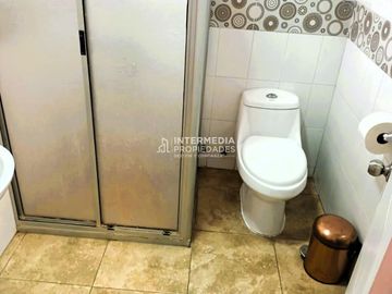¡Oportunidad Única! Dos Casas en Gran Terreno de 400 m² en El Bosque.