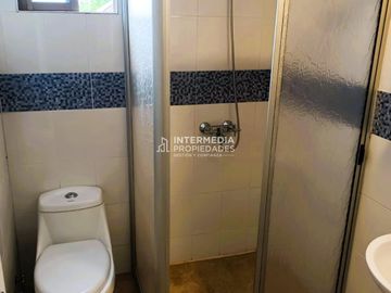 ¡Oportunidad Única! Dos Casas en Gran Terreno de 400 m² en El Bosque.
