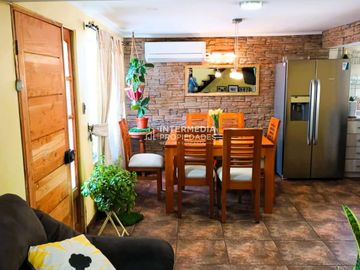 ¡Oportunidad Única! Dos Casas en Gran Terreno de 400 m² en El Bosque.