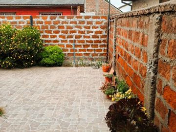 ¡Oportunidad Única! Dos Casas en Gran Terreno de 400 m² en El Bosque.