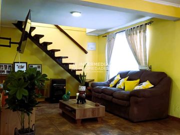 ¡Oportunidad Única! Dos Casas en Gran Terreno de 400 m² en El Bosque.