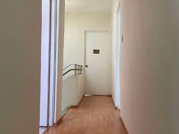 Venta de casa: 3 recámaras, 2.5 baños, 1 estudio, mezzanine, techos altos, jardín. Col. Narvarte Pte. cerca Metro Etiopía.