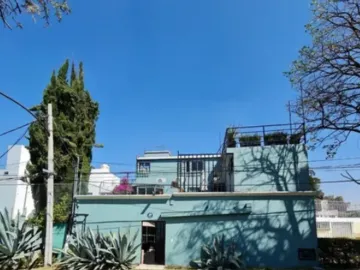 REMATE DE GRANDE CASA EN CIUDAD SATELITE, NAUCALPAN, EDO. MÉX.