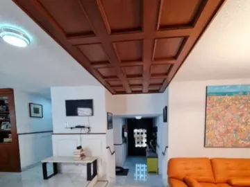 REMATE DE GRANDE CASA EN CIUDAD SATELITE, NAUCALPAN, EDO. MÉX.