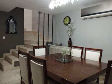 CASA EN VENTA COL. PUERTA DE HIERRO ZONA CUMBRES MONTERREY, N.L.