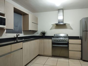 CASA EN VENTA COL. PUERTA DE HIERRO ZONA CUMBRES MONTERREY, N.L.