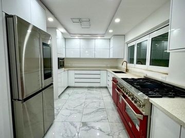 MODERNA PROPIEDAD EN ZONA EXCLUSIVA