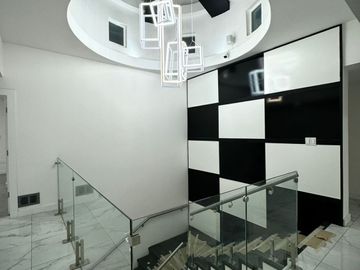 MODERNA PROPIEDAD EN ZONA EXCLUSIVA