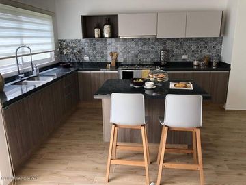 CASA EN VENTA CON HERMOSA VISTA