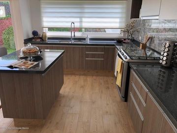 CASA EN VENTA CON HERMOSA VISTA