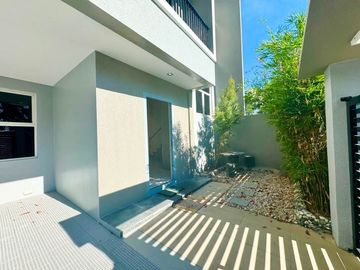Contemporary 4 Bedrooms Well-Maintained 3-Storey House and Lot in Green Meadows @ Orchard Salitran 4 Dasmariñas Cavite