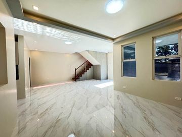 Contemporary 4 Bedrooms Well-Maintained 3-Storey House and Lot in Green Meadows @ Orchard Salitran 4 Dasmariñas Cavite