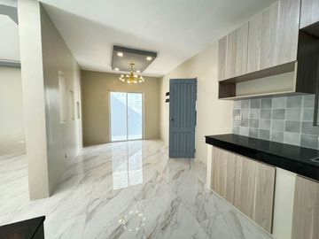 Contemporary 4 Bedrooms Well-Maintained 3-Storey House and Lot in Green Meadows @ Orchard Salitran 4 Dasmariñas Cavite