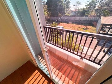 Contemporary 4 Bedrooms Well-Maintained 3-Storey House and Lot in Green Meadows @ Orchard Salitran 4 Dasmariñas Cavite