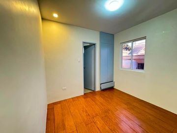 Contemporary 4 Bedrooms Well-Maintained 3-Storey House and Lot in Green Meadows @ Orchard Salitran 4 Dasmariñas Cavite
