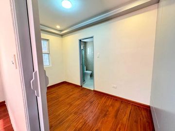 Contemporary 4 Bedrooms Well-Maintained 3-Storey House and Lot in Green Meadows @ Orchard Salitran 4 Dasmariñas Cavite