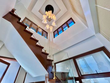 Modern Elegant House inside Greenwoods Executive Village for Sale