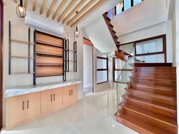 Modern Elegant House inside Greenwoods Executive Village for Sale