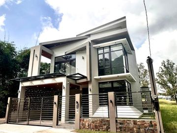 5 Bedrooms Newly built Modern House for sale in Tagaytay