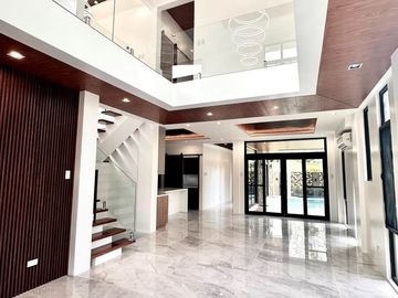 5 Bedrooms Newly built Modern House for sale in Tagaytay