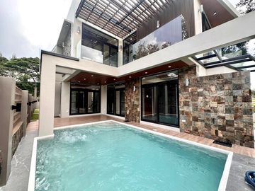 5 Bedrooms Newly built Modern House for sale in Tagaytay