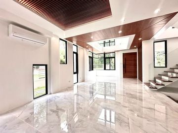 5 Bedrooms Newly built Modern House for sale in Tagaytay
