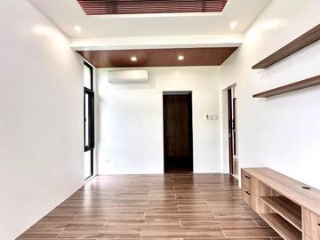 5 Bedrooms Newly built Modern House for sale in Tagaytay