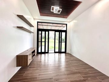 5 Bedrooms Newly built Modern House for sale in Tagaytay