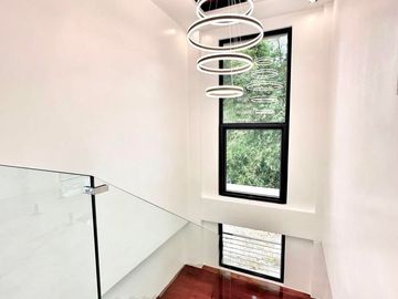 5 Bedrooms Newly built Modern House for sale in Tagaytay