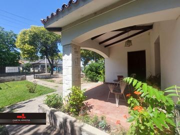 VA. DOMINGUEZ - CASA A RESTAURAR EN LOTE (NO PH) DE 596m2.