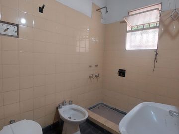VA. DOMINGUEZ - CASA A RESTAURAR EN LOTE (NO PH) DE 596m2.