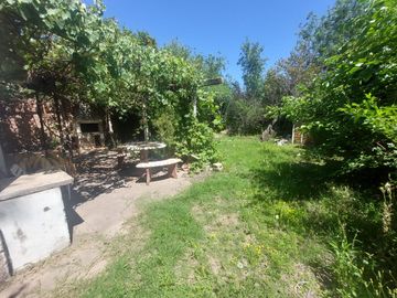 VA. DOMINGUEZ - CASA A RESTAURAR EN LOTE (NO PH) DE 596m2.
