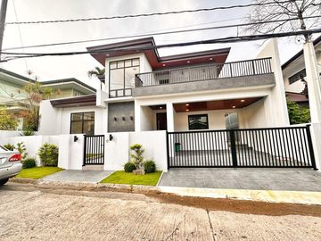 Brand new 4 bedrooms Modern House for sale in Bf Homes